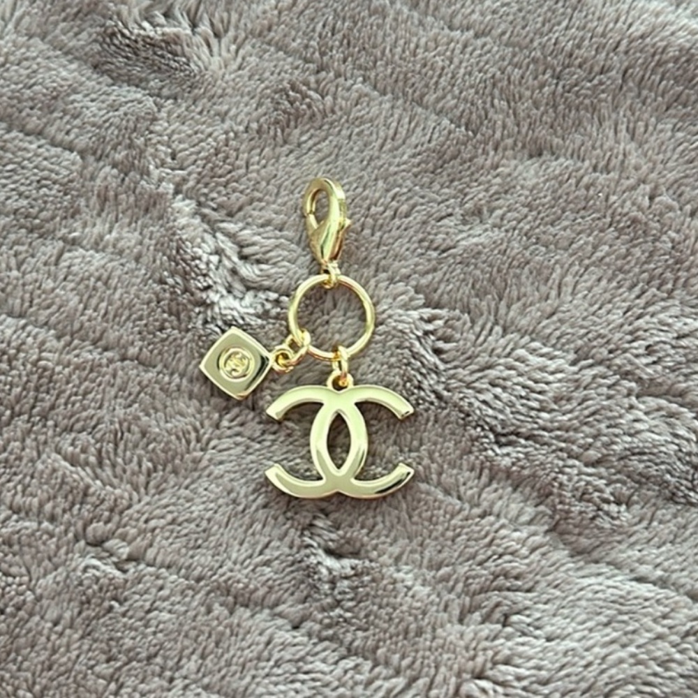 Limited Edition Chanel Charm(2023 Holiday Collection)